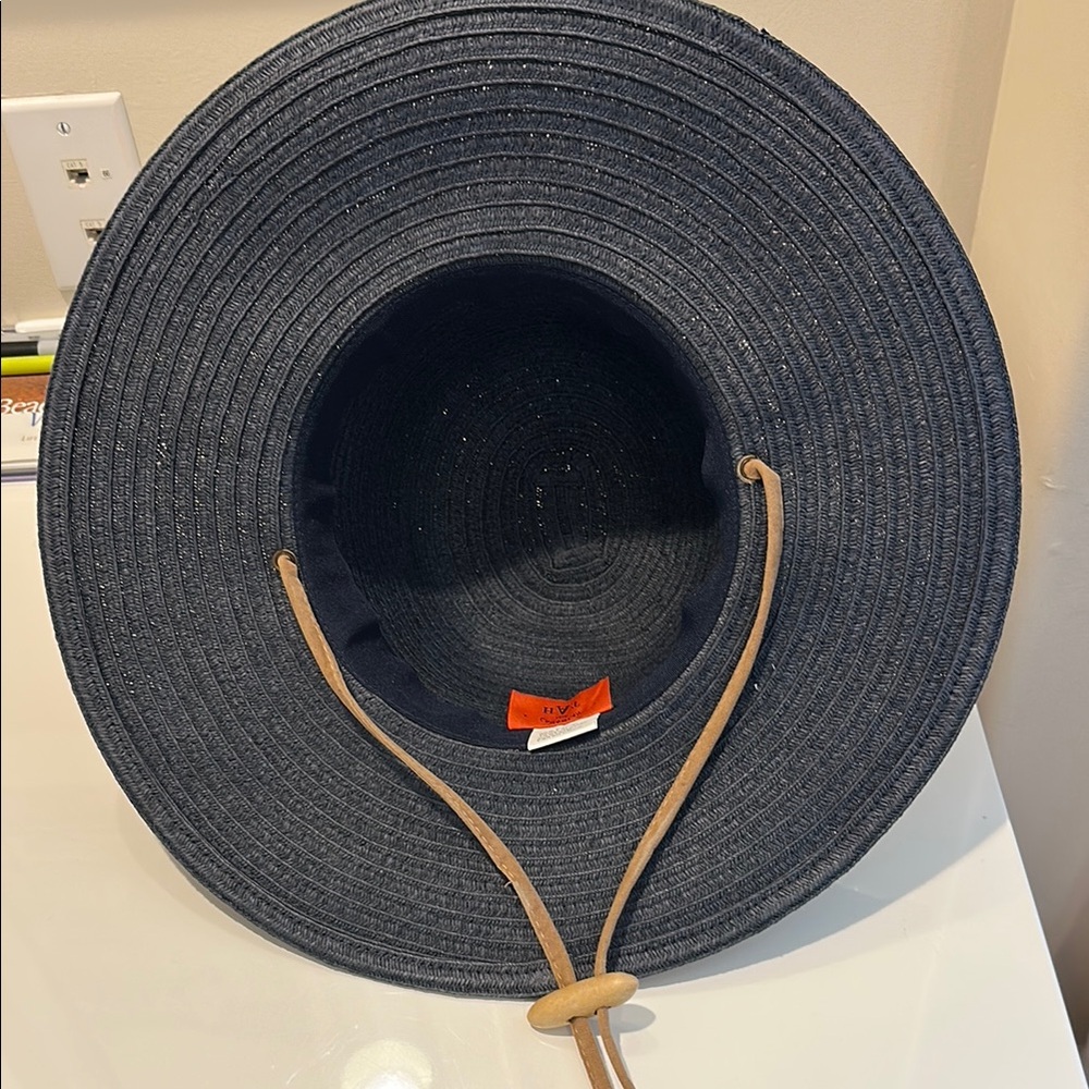Stylish Blue and Tan Hat for Every Occasion - Picture 3 of 3
